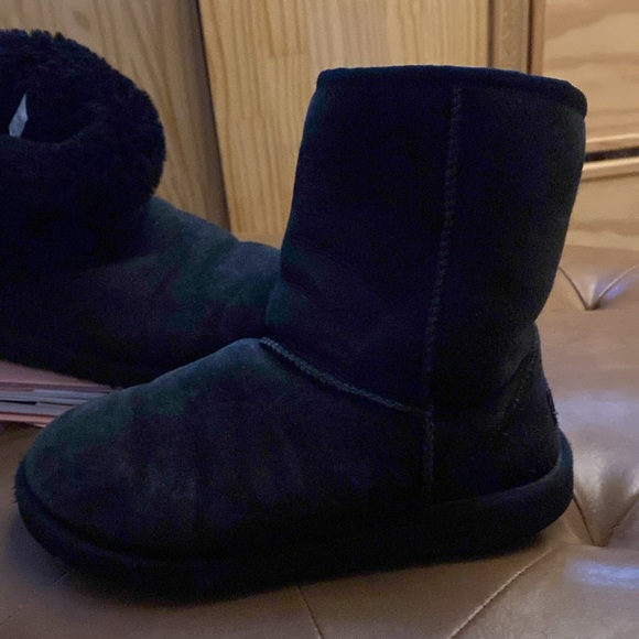 UGG Shoes - Uggs classic mid knee